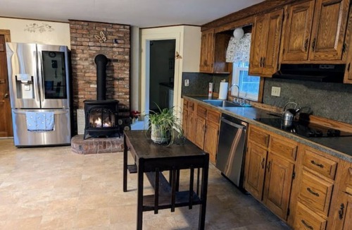Hillsboro House | Stone Pond Farm sleeps 9, peaceful, family friendly, quaint country farmhouse.