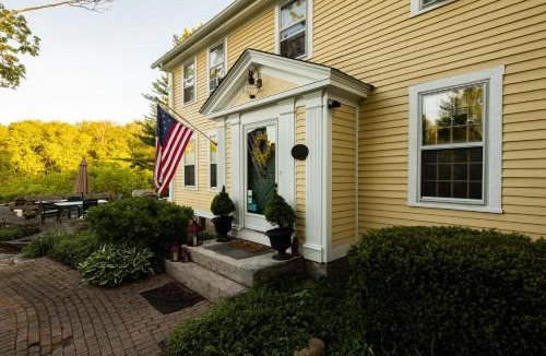 Ledyard Hotel | Stonecroft Inn