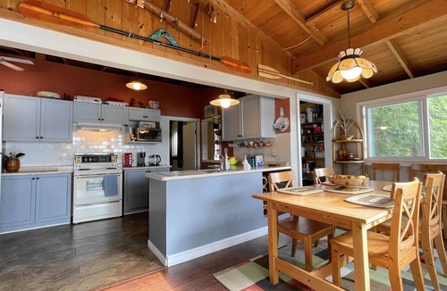 Douro-Dummer House | Stoney Lake Fun for the Family!