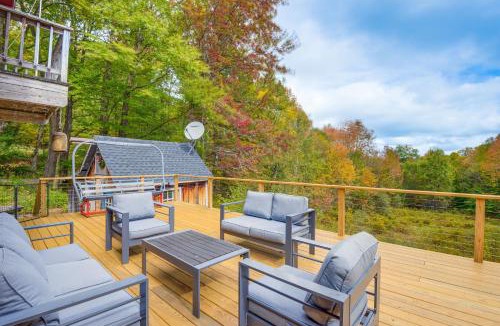 Stratton House | Storybook Stratton House: 3 Mi to Mount Snow!