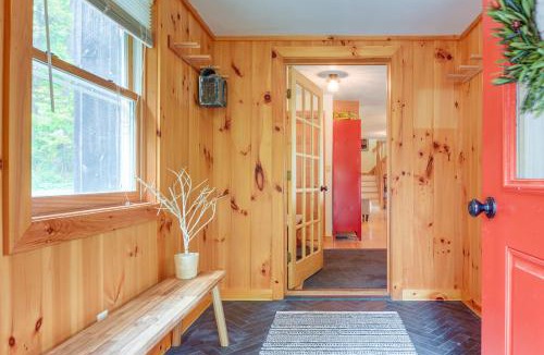 Stratton House | Storybook Stratton House: 3 Mi to Mount Snow!