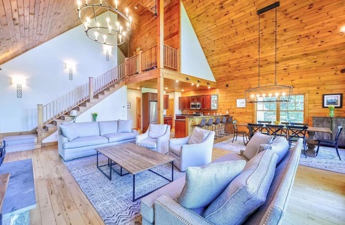 Stowe House | STOWE DREAM HOME WITH HOT TUB, FIRE PIT AND GAME ROOM
