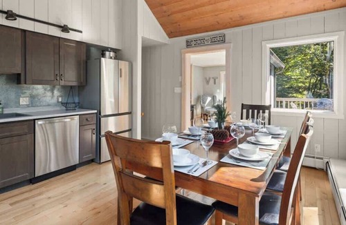 Moscow House | Stowe Woods Chalet - Hot Tub, Fam-Friendly & Cozy
