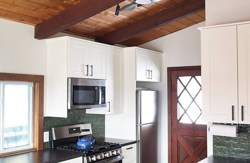 Winhall Ski Chalet | Stratton Chalet | Barrel Sauna, Hot Tub & Views