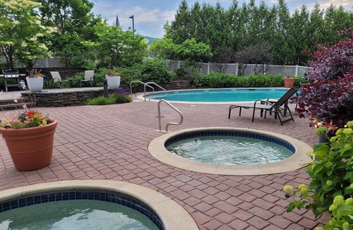 Stratton Mountain Condo | Stratton Long Trail 5 Star Condo only Steps to the Lifts & Village