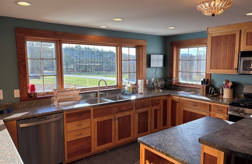 South Londonderry House | Stratton View Farmhouse + Guesthouse