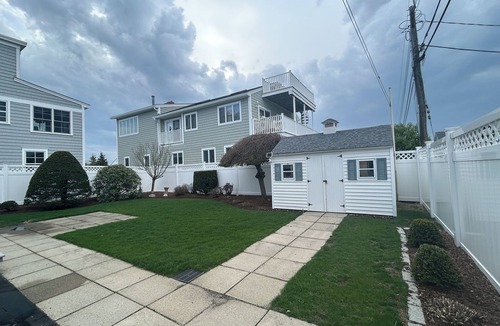 Seabrook Apartment | Studio apartment ideally located in the coveted Seabrook Beach Village District