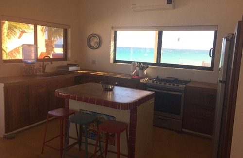 El Sargento Cottage | Studio beachfront casita King bed full kitchen-
