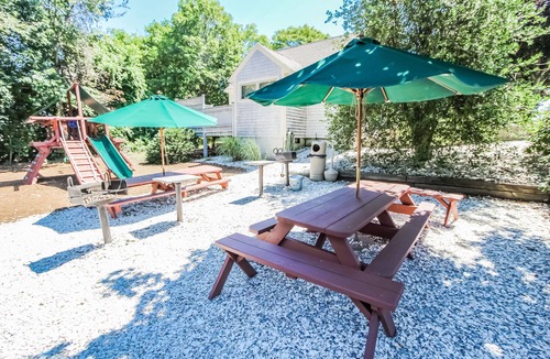 West Yarmouth Apartment | Studio Retreat w/Pool & Kitchenette in Yarmouth