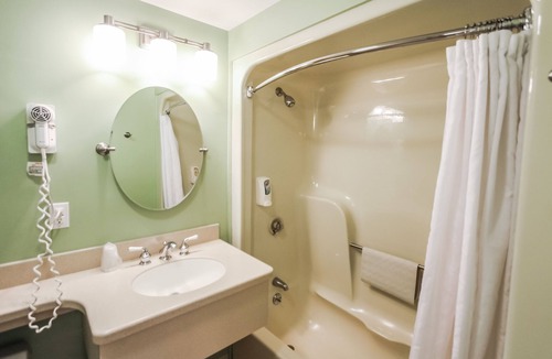 West Yarmouth Apartment | Studio Retreat w/Pool & Kitchenette in Yarmouth