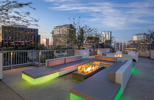 Civic District Condo | Studio unit/Austin - Full Kitchen, W/D, Rooftop Pool, & More!