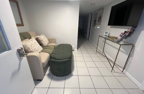 Revere House | Stunning 2 bed apt in Revere 15 mins to Boston