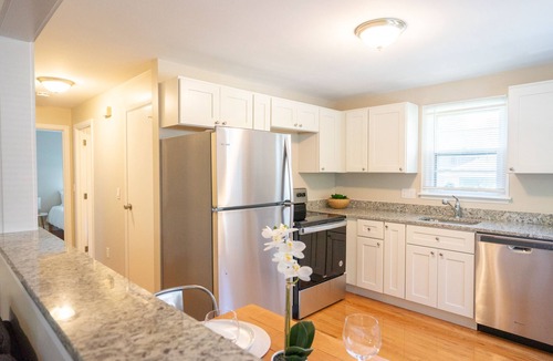 Top of the Hill House | Stunning 2BR/1BA home in Newport with Parking