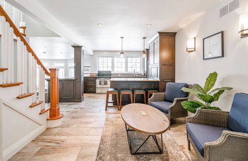 Virgil House | Stunning 3 Bedroom Home Niagara-on-the-Lake - mins to Town/Wineries