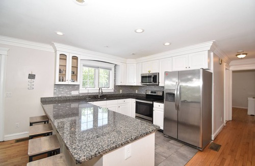 Eastward Look House | Stunning 6-Bedroom Retreat Near Scarborough Beach
