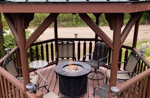 East Wakefield House | Stunning Log Cabin in beautiful Wakefield, NH