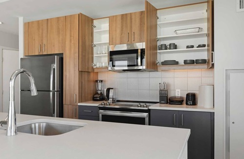 Assembly Square Apartment | Stunning Modern 3BR/2BA Apartment in Vibrant Assembly Square, Somerville