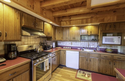 Danby Cabin | Stunning Mountain Retreat!