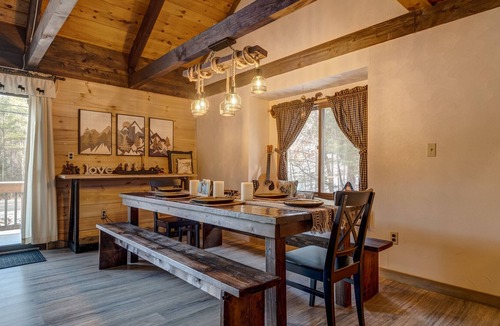 Madison Ski Chalet | Stunning Post & Beam Home Near Skiing