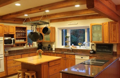 Centerville House | Stunning post & beam, marsh views, close to beaches, pool & sports court!