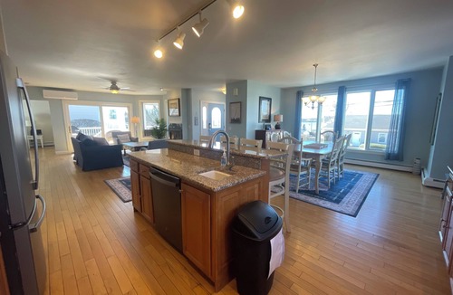 Easton's Point House | Stunning Private Beach House Walking Distance To Easton's Beach