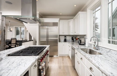 York Beach House | Stunning Seaside Luxury Retreat with Amazing Ocean Views: One of York's BEST