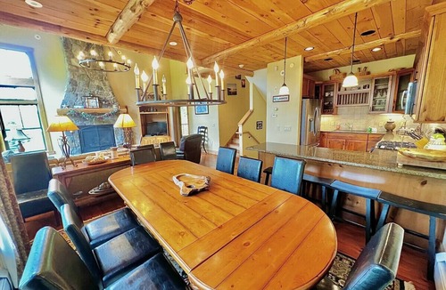 Stratton Mountain Villa | Stunning Treetop Condo in Stratton, VT with brand new Hot Tub
