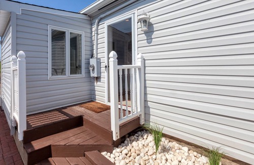 Long Island House | STUNNING Waterfront Bungalow on the South Shore of Long Island!