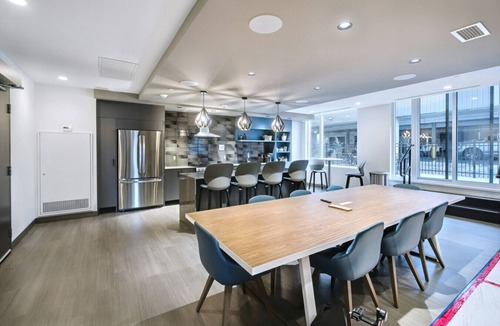 Centretown West Apartment | Stylish 1BR in Little Italy near Dows Lake