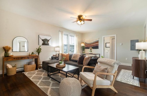 Groton Apartment | Stylish 2 Bedroom Groton Getaway Close to Everything