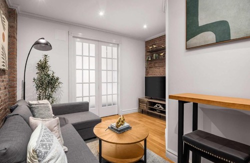 Ukrainian Village Apartment | Stylish 2-Bedroom Stay in East Village