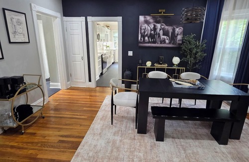 Attleboro Apartment | Stylish 2BR Sleeps 6 Near Gillette, Boston & Providence
