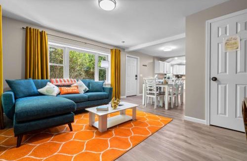 Westside Norwich House | Stylish, 5 Queen Beds, 2 Mi To Mohegan