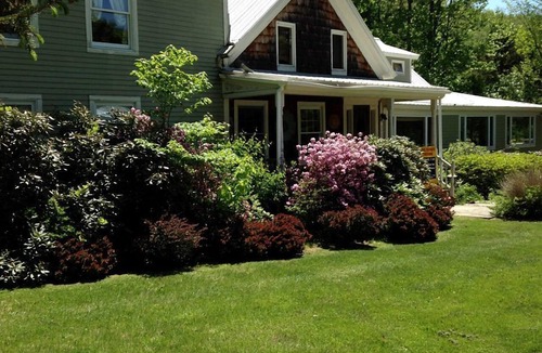 Sandgate Cabin | Stylish Accommodation Perfect for a Romantic Getaway in Bennington County, Vermont