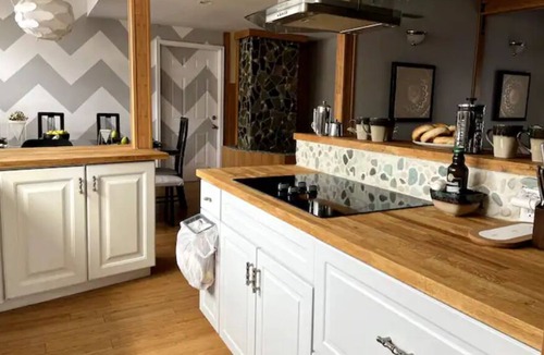Guild House | Stylish and unique 6 Bedroom in-town property.
