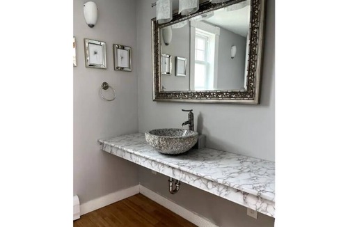 Guild House | Stylish and unique 6 Bedroom in-town property.