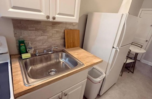 Chester Apartment | Stylish Apartment Near Widener & I-95