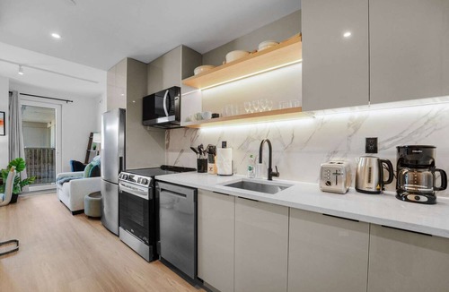Greenpoint Apartment | Stylish Brooklyn Studio Near the G Train | Sleeps 3