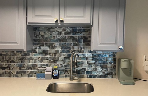 Irvington Condo | Stylish Condo W/Balcony. Close to Airport & Rutgers Newark!
