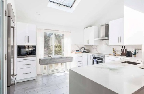 East Hampton North House | Stylish East Hampton Getaway Near Beach
