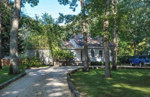 East Hampton North House | Stylish East Hampton Getaway Near Beach