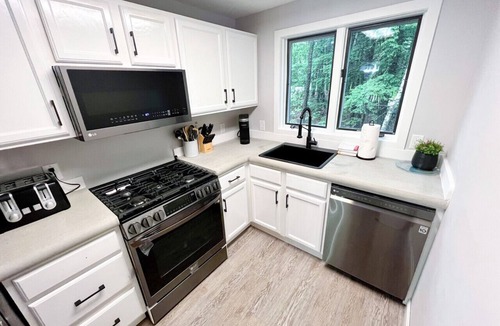 North Conway Villa | Stylish family fun-Cranmore Mountain-AC-Fireplace