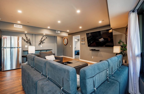 McHenry House | Stylish Golf Retreat w/Pool & Hot Tub
