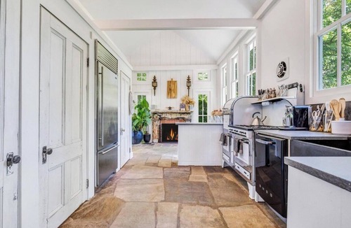 Sagaponack House | Stylish Hamptons Retreat, tucked away in a peaceful garden, incredible.