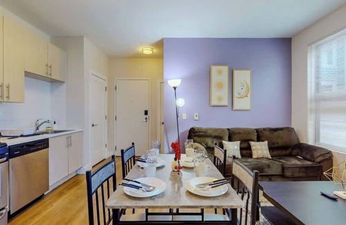 Downtown Apartment | Stylish Home and Cozy