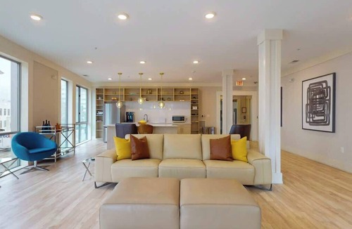 Downtown Apartment | Stylish Home and Cozy