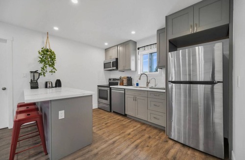 Rosemount House | Stylish Main Floor Suite | Near Downtown Kitchener