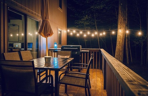 Lake Ariel House | Stylish Pocono Cabin Fire Pit Sleeps 8