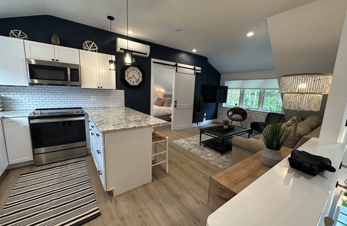 Tisbury Apartment | Stylish renovated apartment, 2 miles from town, private gardens & fire pit