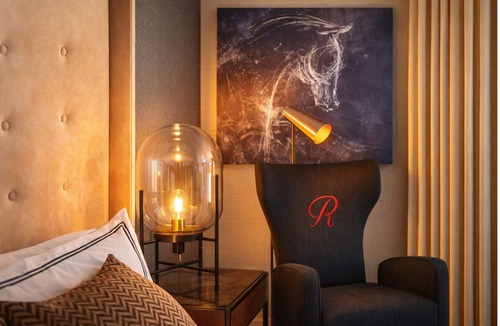 Bay Village Hotel | Stylish Suites w/Sophisticated Living Spaces in Downtown Boston!